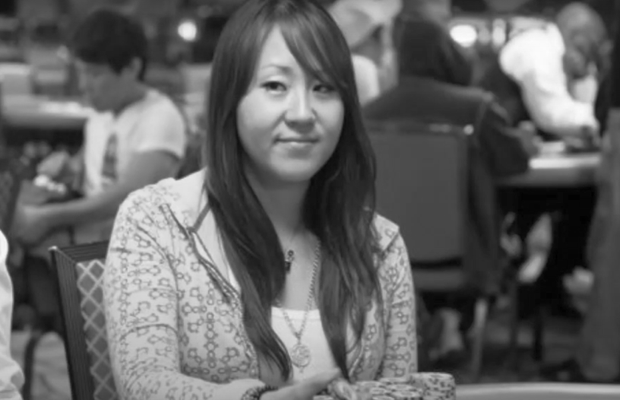 Deces macabru în lumea pokerului: trupul unei jucătoare profesioniste a fost găsit carbonizat într-un parc din SUA