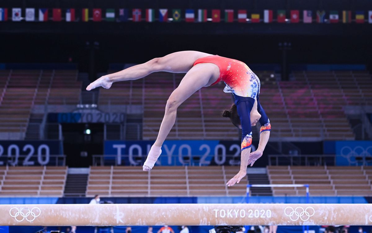Larisa Iordache, la bârnă