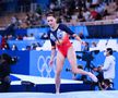Larisa Iordache, la bârnă
(foto: Raed Krishan - Tokyo)