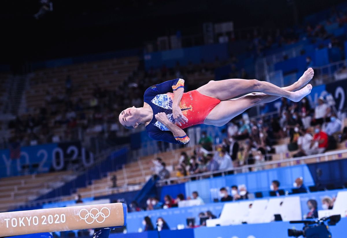 Larisa Iordache, la bârnă