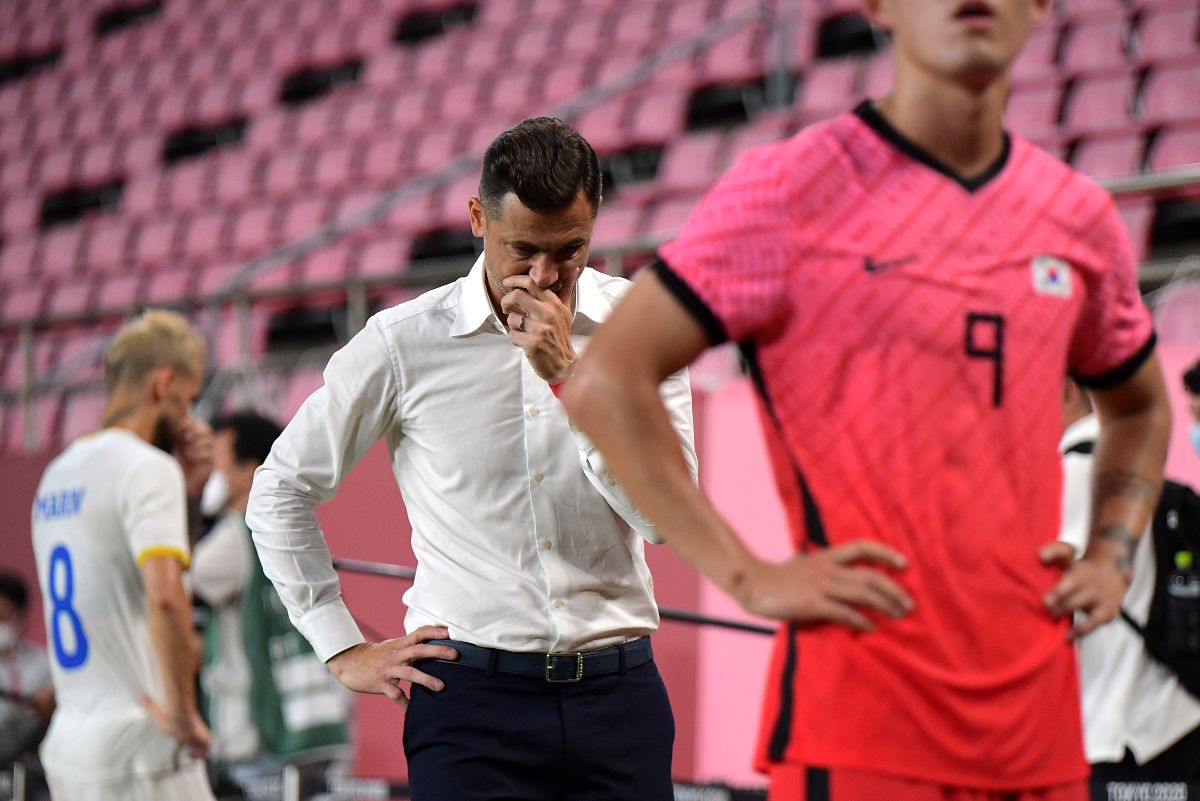 „Tricolorii” și Mirel Rădoi, deznădăjduiți după eșecul usturător de la Jocurile Olimpice: imaginile surprinse de fotoreporterul GSP