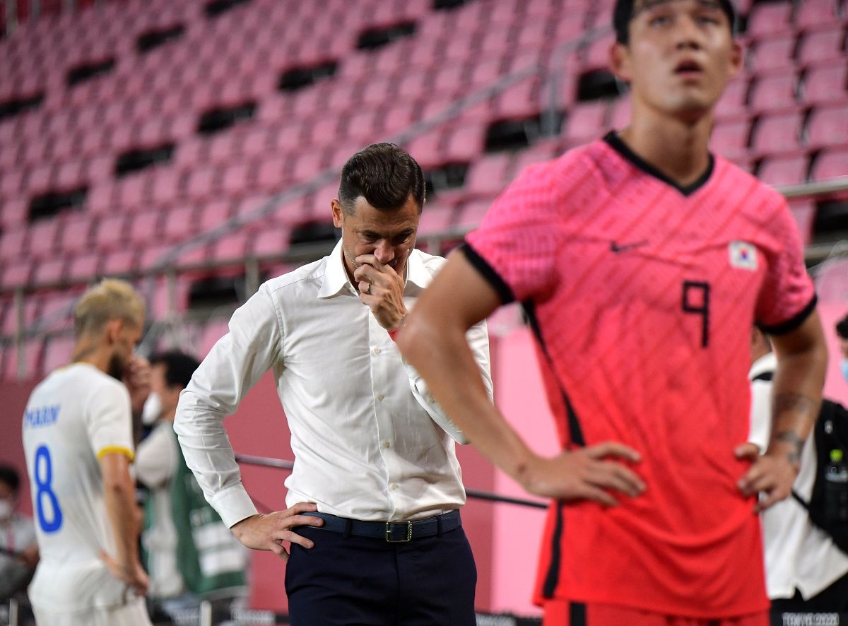 „Tricolorii” și Mirel Rădoi, deznădăjduiți după eșecul usturător de la Jocurile Olimpice: imaginile surprinse de fotoreporterul GSP