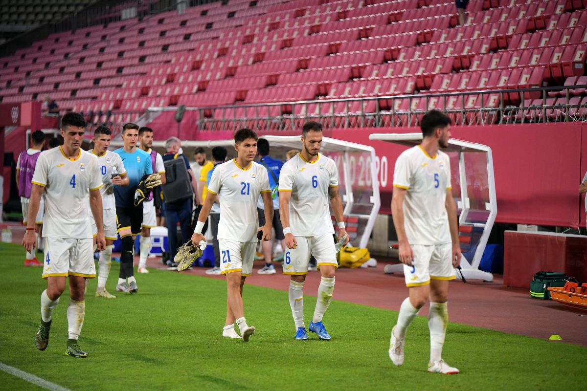 „Tricolorii” și Mirel Rădoi, deznădăjduiți după eșecul usturător de la Jocurile Olimpice: imaginile surprinse de fotoreporterul GSP