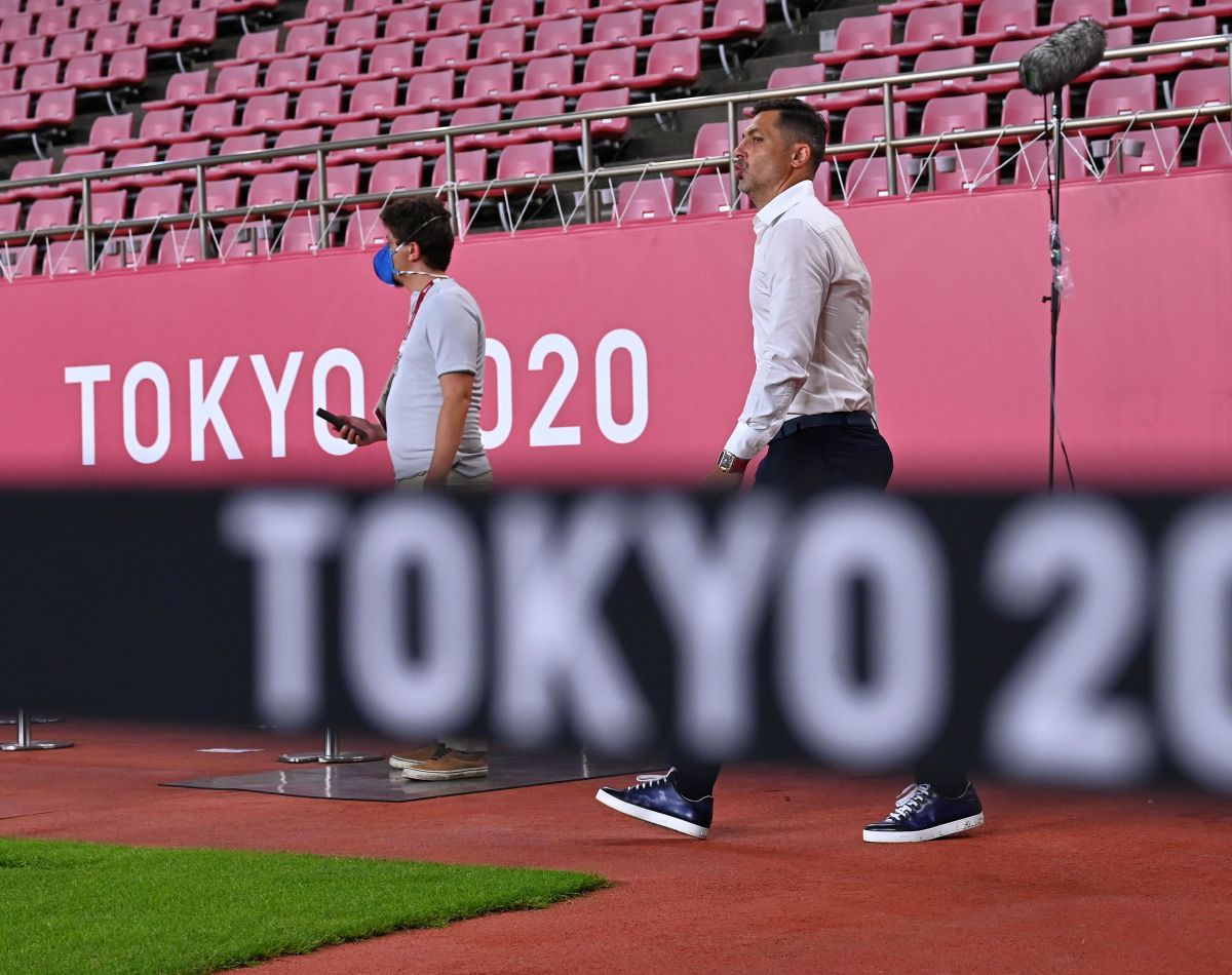 „Tricolorii” și Mirel Rădoi, deznădăjduiți după eșecul usturător de la Jocurile Olimpice: imaginile surprinse de fotoreporterul GSP