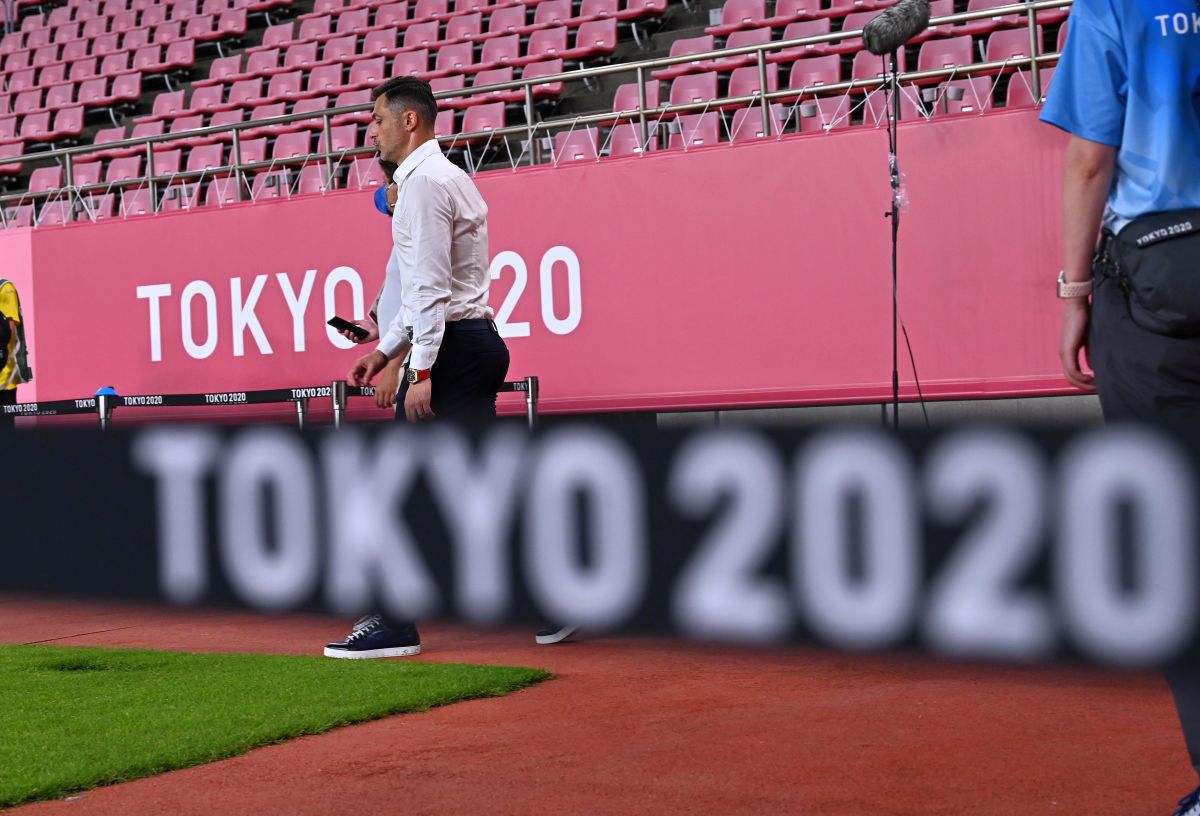 „Tricolorii” și Mirel Rădoi, deznădăjduiți după eșecul usturător de la Jocurile Olimpice: imaginile surprinse de fotoreporterul GSP