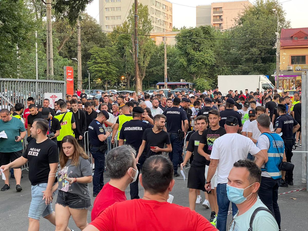 Fani // FCSB - CS Universitatea Craiova // etapa #2