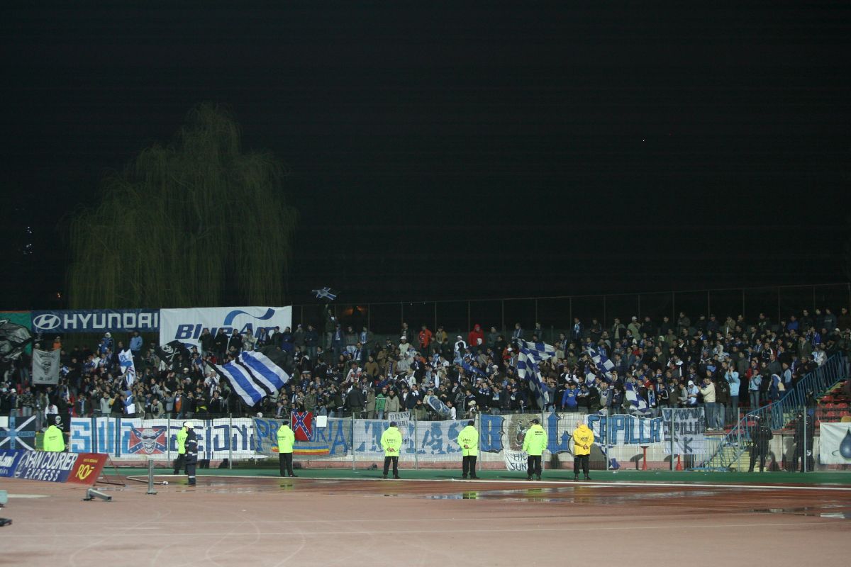 De la episodul „Poștașul” și până la cele mai aprige mesaje » 35 de imagini spectaculoase din rivalitatea Craiova - Dinamo