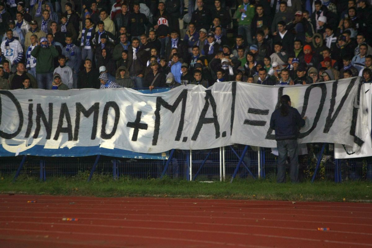 Rivalitate, ironii și orgolii duse la extrem » 35 de imagini spectaculoase din meciurile FCU Craiova - Dinamo