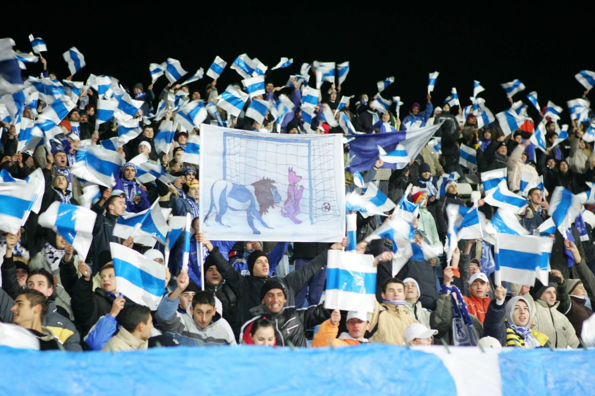 „Suntem de-o seamă” » Postarea care a inflamat spiritele în ziua meciului FCU Craiova - Dinamo: „Ne leagă același an de înființare”