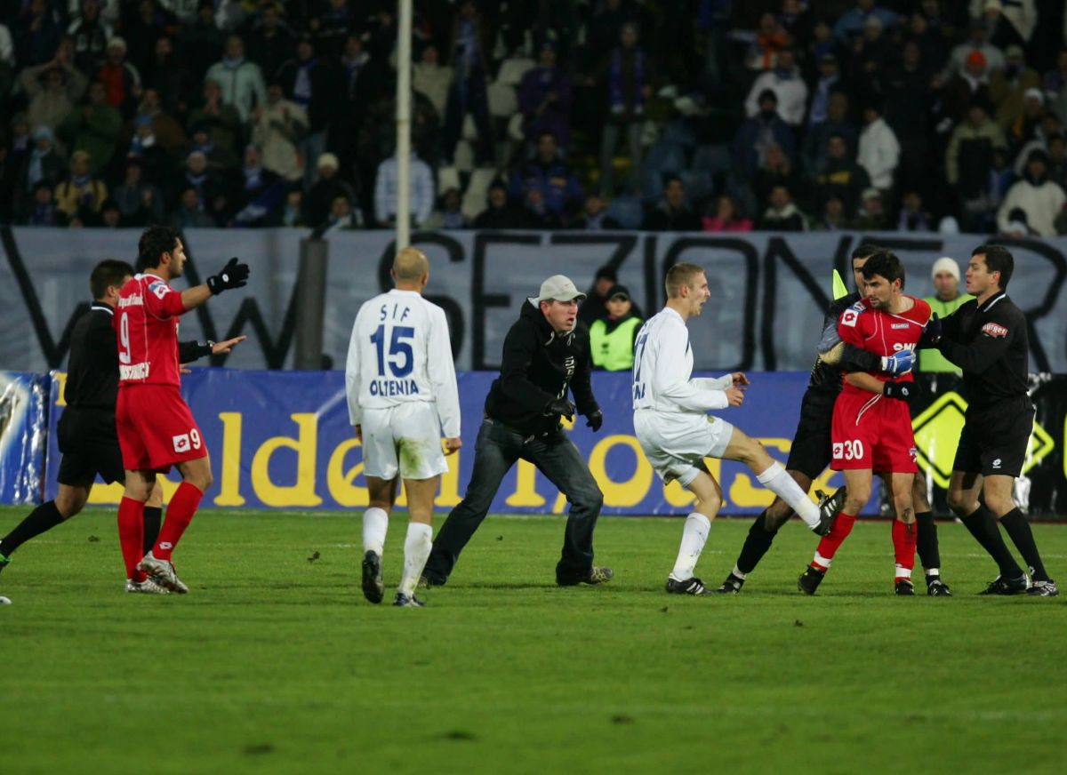 „Suntem de-o seamă” » Postarea care a inflamat spiritele în ziua meciului FCU Craiova - Dinamo: „Ne leagă același an de înființare”