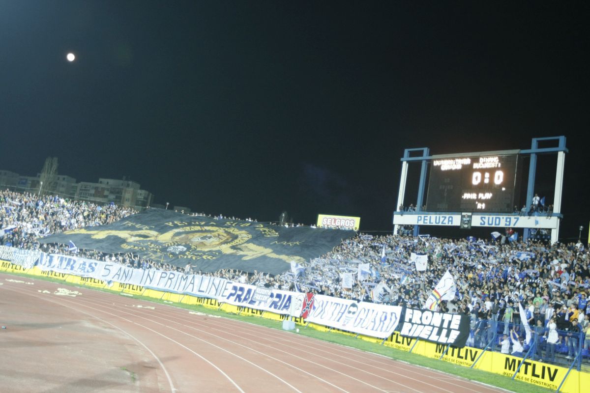 Rivalitate, ironii și orgolii duse la extrem » 35 de imagini spectaculoase din meciurile FCU Craiova - Dinamo
