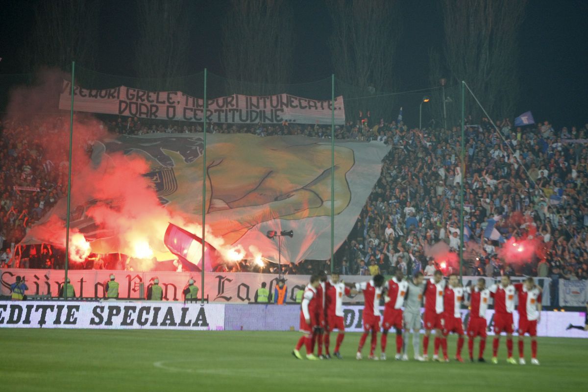 De la episodul „Poștașul” și până la cele mai aprige mesaje » 35 de imagini spectaculoase din rivalitatea Craiova - Dinamo