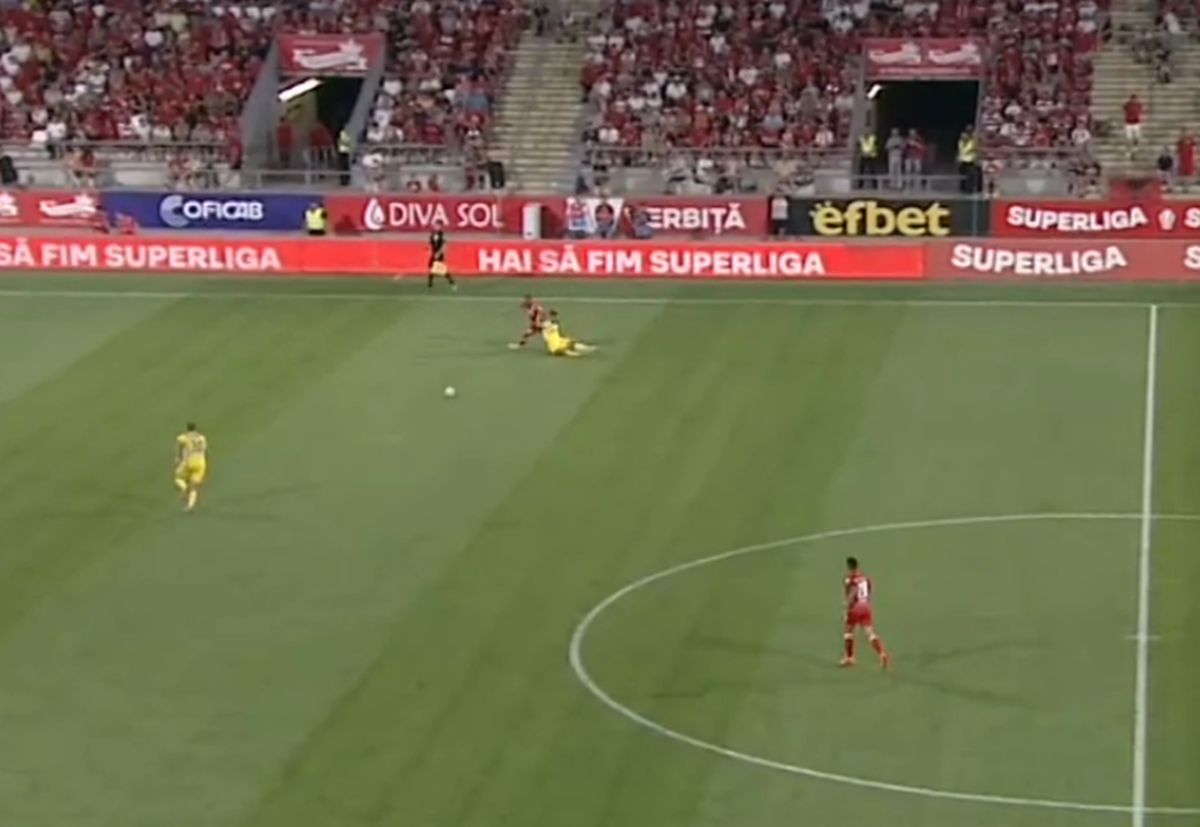 Eroare de arbitraj în UTA - Petrolul » „Roșu” neacordat în prima repriză