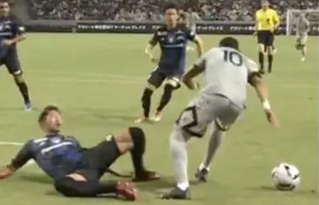 Simularea carierei » Cum s-a făcut de râs Neymar în Japonia