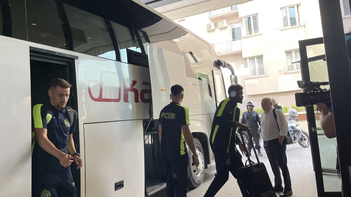 FCSB a ajuns la Sofia și s-a cazat la un kilometru de stadion! 21 de jucători au făcut deplasarea în Bulgaria + Omul care a fost decisiv în 2013