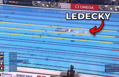 Cursă formidabilă și o nouă pagină de istorie scrisă la Fukuoka: „Nu e singură în bazin, credeți-mă pe cuvânt”