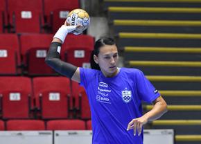 CSM București a pierdut fără replică derby-ul cu debutanta Gloria 2018 Bistrița Năsăud în prima etapă din Liga Campionilor.