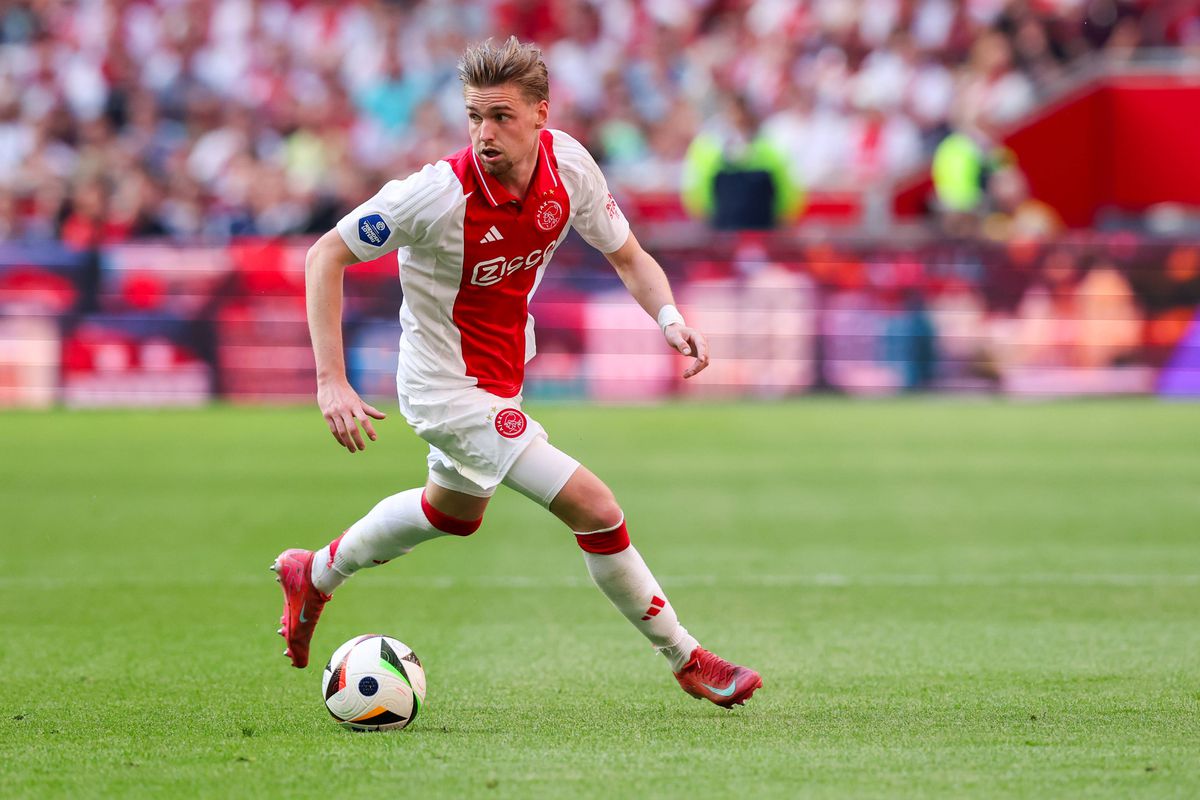 Surpriza de care a avut parte fotbalistul lui Ajax » Imaginile care aveau legătură cu iubita lui au devenit rapid virale