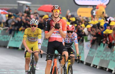 A doua victorie de etapă în Turul Franței pentru Thymen Arensman, epuizat la finiș! » Pogacar rămâne lider la general