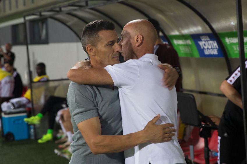 Robert Ilyeș a cântat alături de fanii Rapidului. Foto: Ionuț Iordache (GSP)