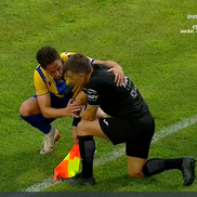 Accidentare horror a tușierului la Metaloglobus - Petrolul. FOTO: captură Prima Sport