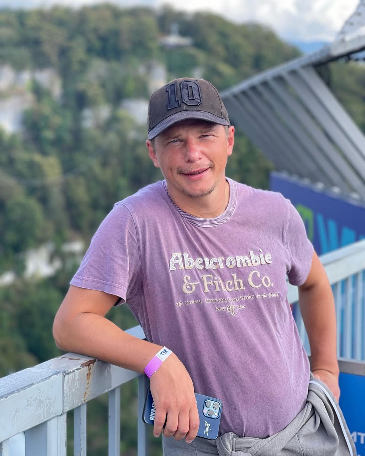 Nimeni nu-l mai recunoaște pe Andrey Arshavin