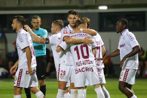 Lars Kramer, Alex Dobre, Onea, Petrila, Christensen și Keita în Csikszereda - Rapid, în etapa 3 din Superliga. FOTO: Ionuț Iordache