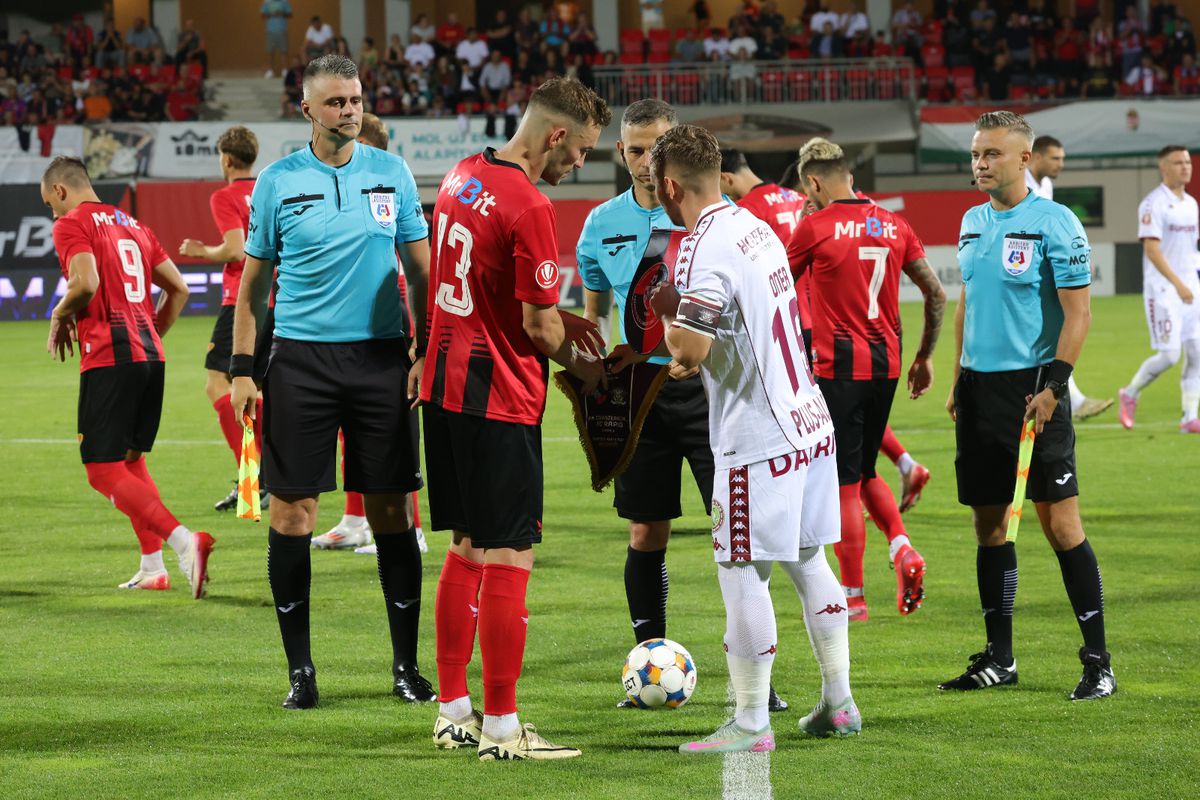 După scandalul imens cu suporterii lui Dinamo, la vizita rapidiștilor la Miercurea Ciuc lucrurile au stat radical altfel » Cu cine s-au „războit” giuleștenii