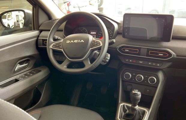 Noua mașină Dacia, aproape de lansare! Primele imagini tari au „scăpat” pe Internet
