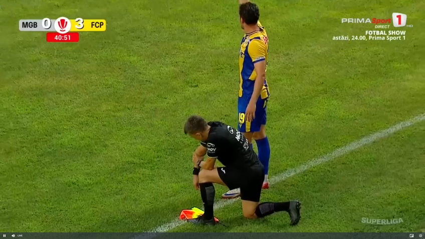 FOTO Moment-șoc în Superliga: tușierul a suferit o accidentare-horror și a fost transportat cu ambulanța la spital