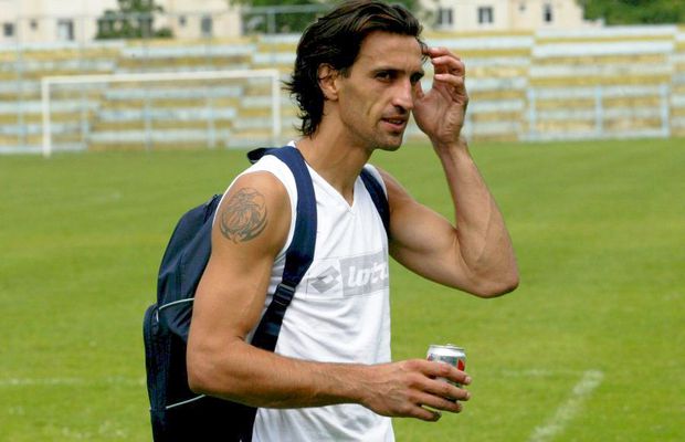 FCSB // Bogdan Argeș Vintilă și alter ego-ul său hip-hop, VBA » Piesa lansată la finalul anilor '90: „Am venit din stradă, sunt crescut în cartier...”