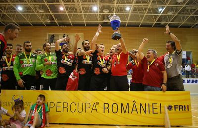 HANDBAL / GALERIE FOTO+VIDEO Dinamo a cucerit Supercupa la handbal masculin! De ce dă Federația în judecată