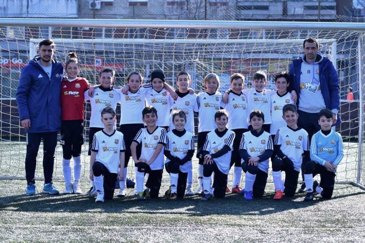 VIDEO + FOTO EXCLUSIV Până acum câteva zile, Bogdan Argeș Vintilă antrena copii de 9 ani! „E pe disciplină, face treabă la FCSB, dacă e lăsat”