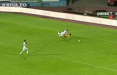 VIDEO De ce nu a luat Cristi Bălgrădean cartonaș roșu la faza primului penalty