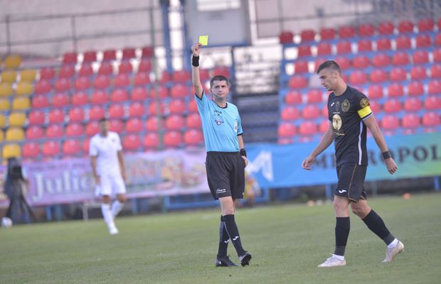 Ioanițoaia a dat de pământ cu un arbitru pe care Vassaras îl vrea pe lista FIFA: „În arbitraj mai trebuie să te și orientezi, nu?”