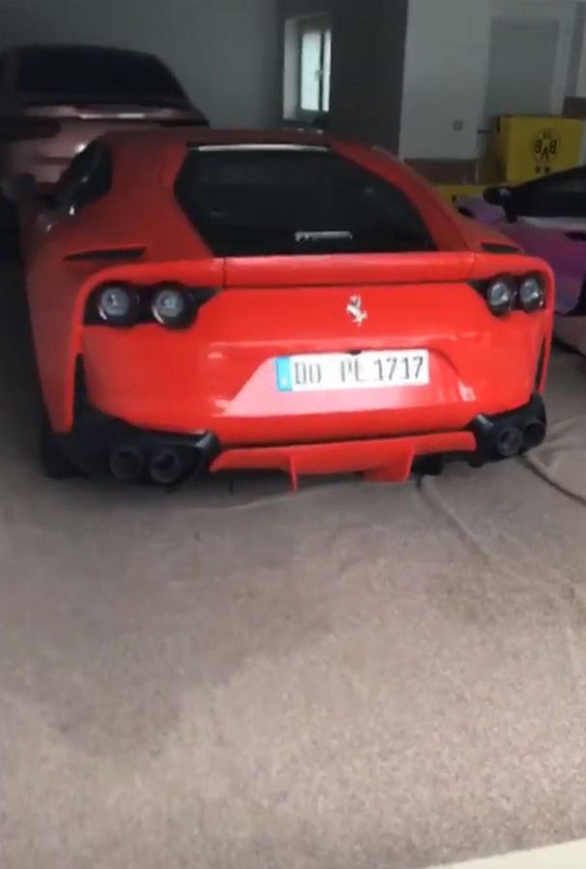 FOTO Aubameyang și-a prezentat colecția de bolizi: are un Ferrari de 2,2 milioane de euro și patru Lamborghini