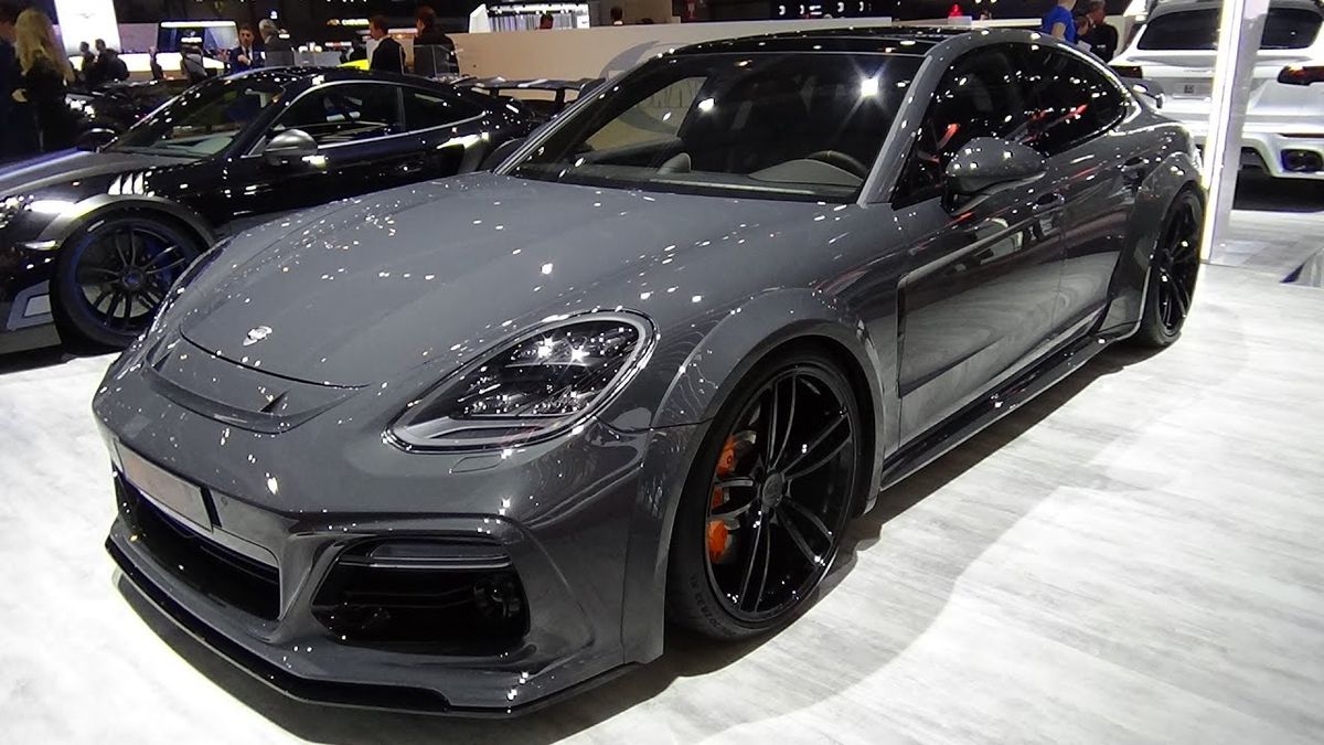 FOTO Aubameyang și-a deschis garajul de lux: Ferrari de 2,2 milioane de euro și 4 Lamborghini, dar și un „intrus” de numai 25.000 de euro