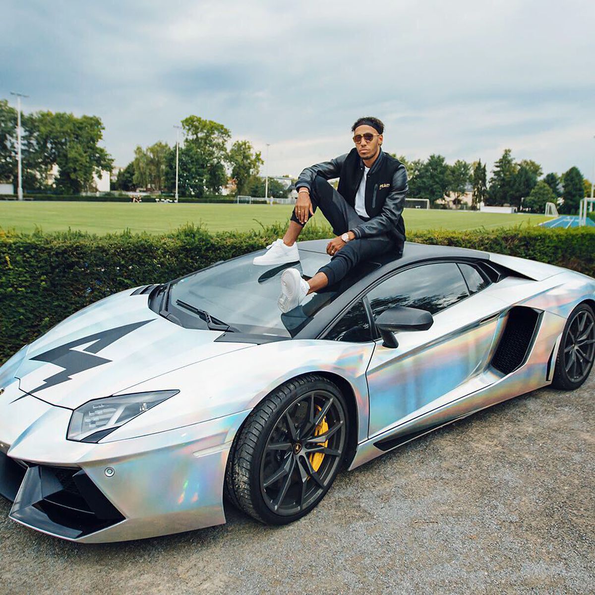 FOTO Aubameyang și-a prezentat colecția de bolizi: are un Ferrari de 2,2 milioane de euro și patru Lamborghini