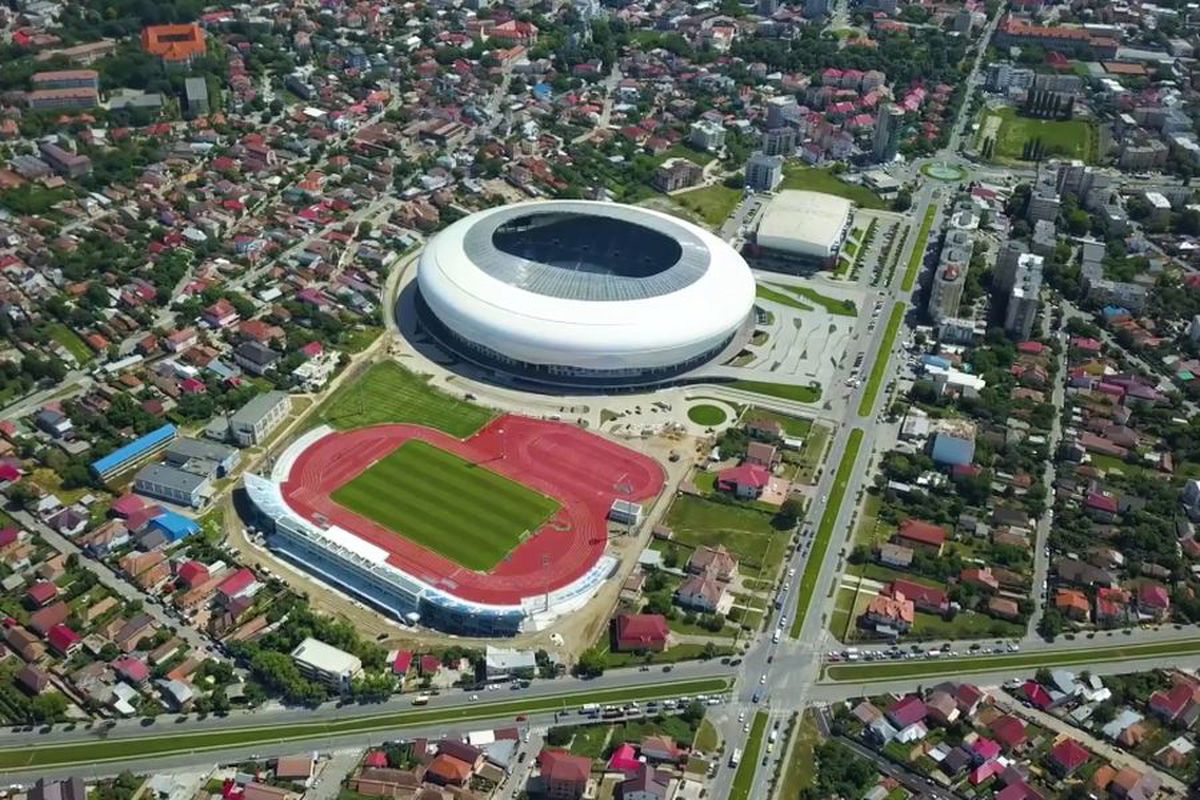 VIDEO & FOTO Încă un stadion modern inaugurat la Craiova: e unic în România
