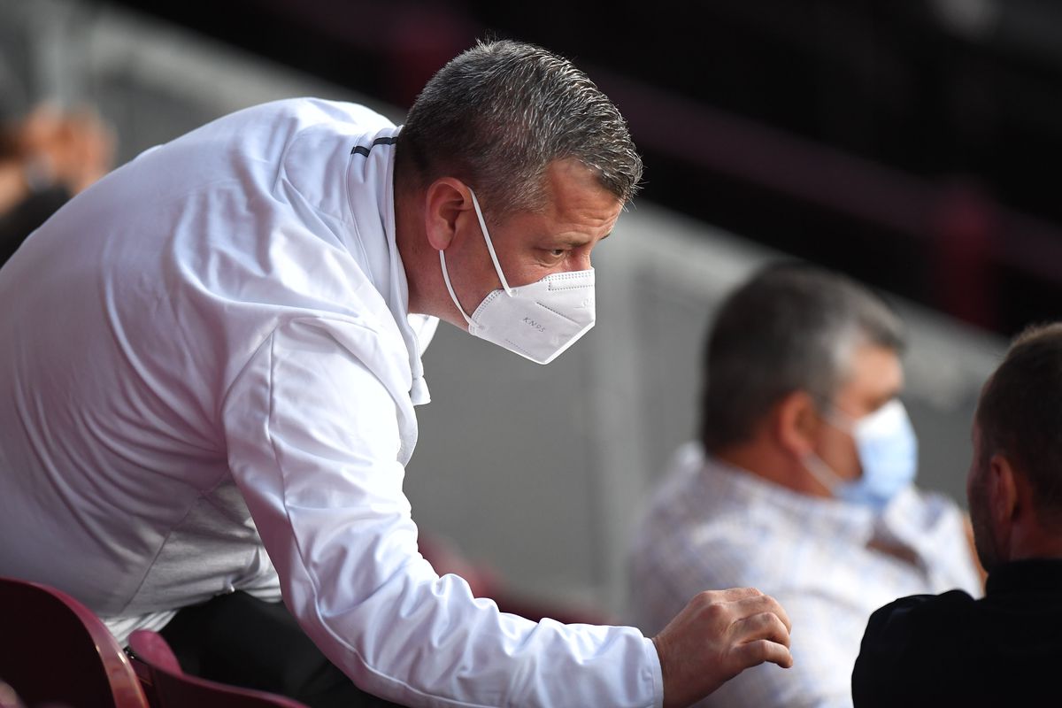 CFR CLUJ - DINAMO ZAGREB. VIDEO Dan Petrescu, conferință incendiară: „Eu sunt prost, nu?! Chiar ar fi normal să fim eliminați de croați!”