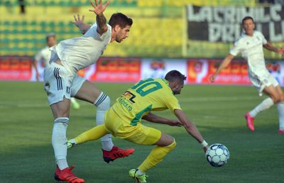 Posesie mincinoasă » Mutu a uitat un lucru: ce arată raportul InStat în dreptul echipei lui