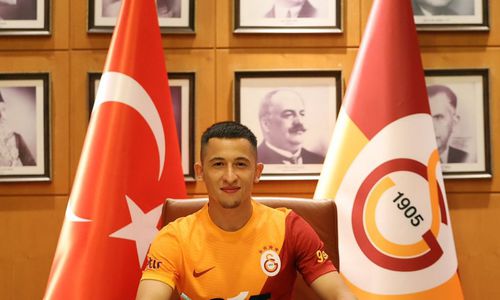 Olimpiu Moruțan a semnat cu Galatasaray, dar clubul scrie că suma de transfer e 3,5 milioane euro