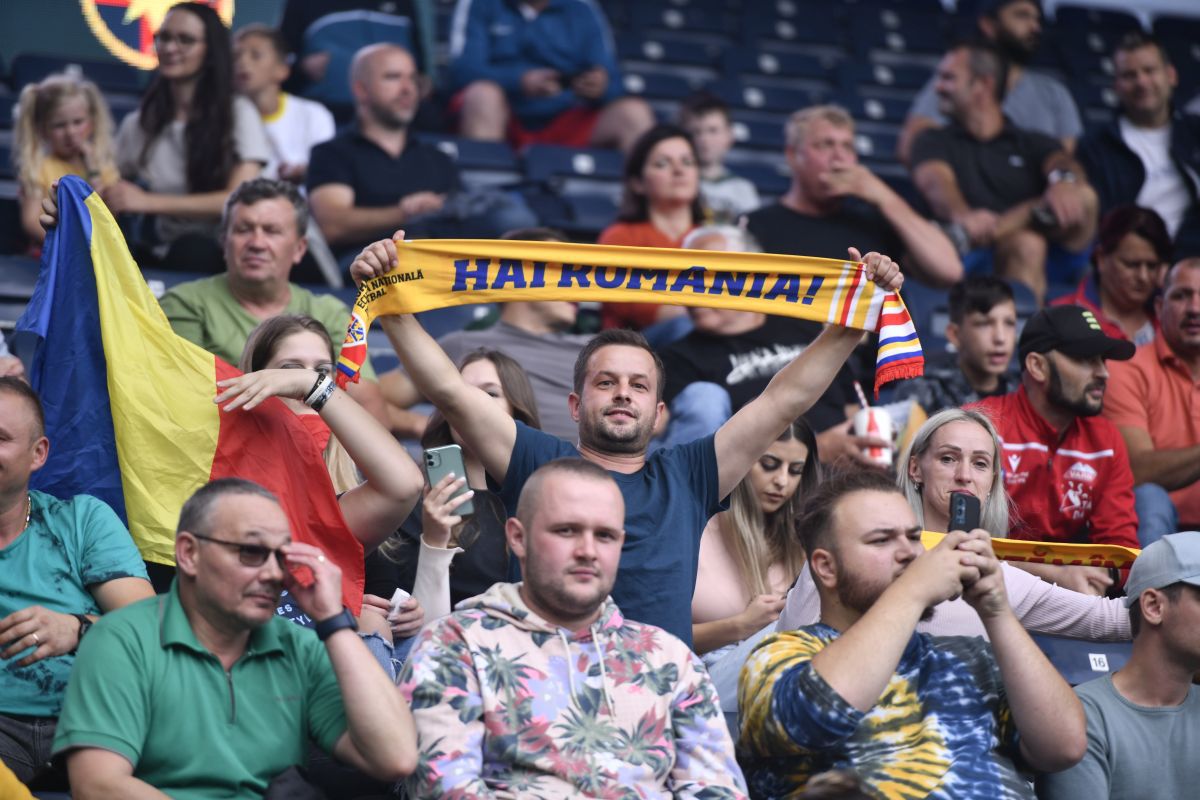 FOTO Viking - FCSB, sosire roș-albaștri la stadion și atmosferă