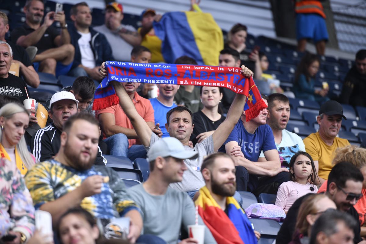 FOTO Viking - FCSB, sosire roș-albaștri la stadion și atmosferă