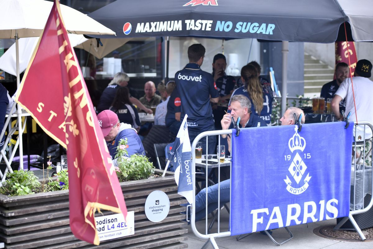 FOTO Viking - FCSB, sosire roș-albaștri la stadion și atmosferă