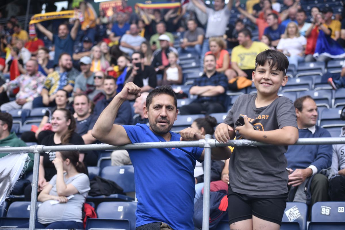 FOTO Viking - FCSB, sosire roș-albaștri la stadion și atmosferă