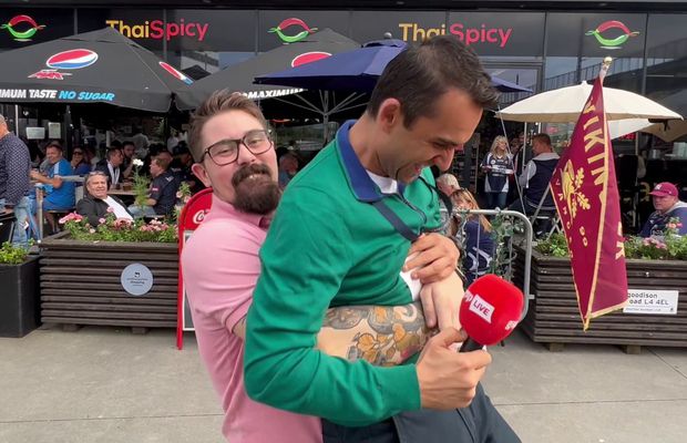 Reporterul GSP, luat pe sus în fața stadionului înainte de Viking - FCSB :)