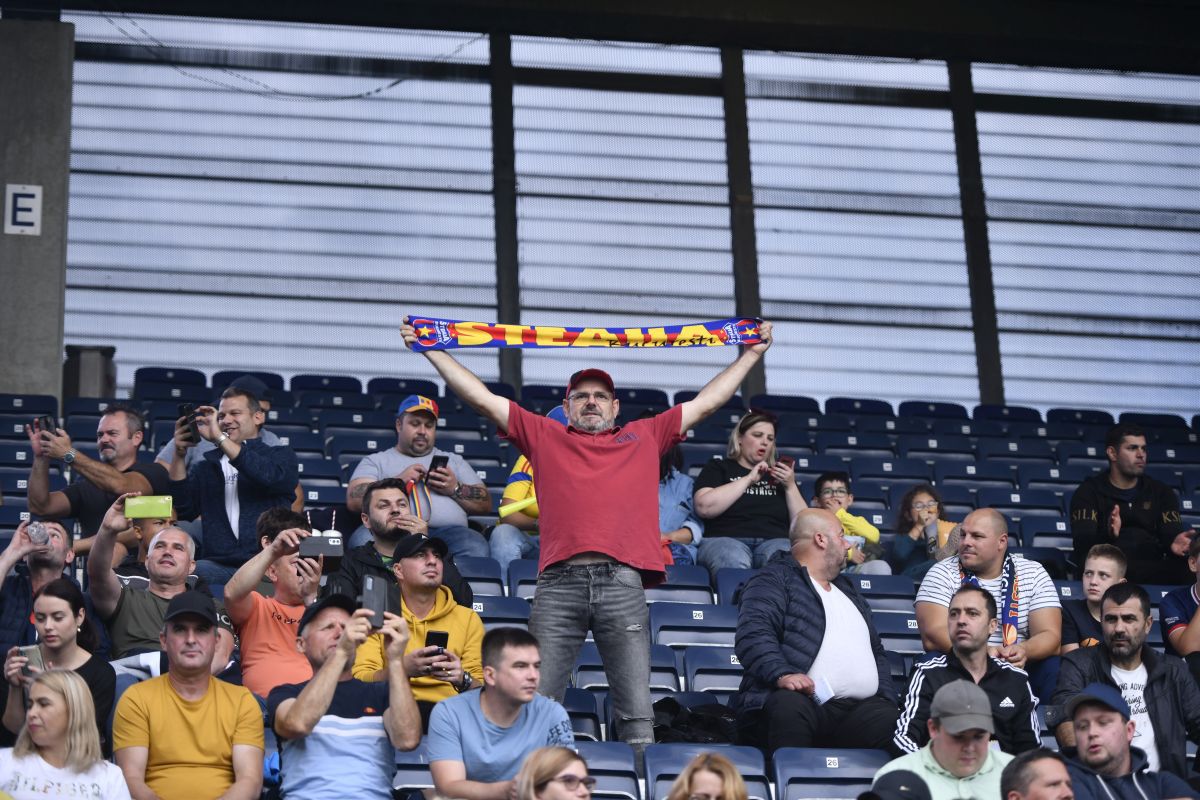 FOTO Viking - FCSB, sosire roș-albaștri la stadion și atmosferă