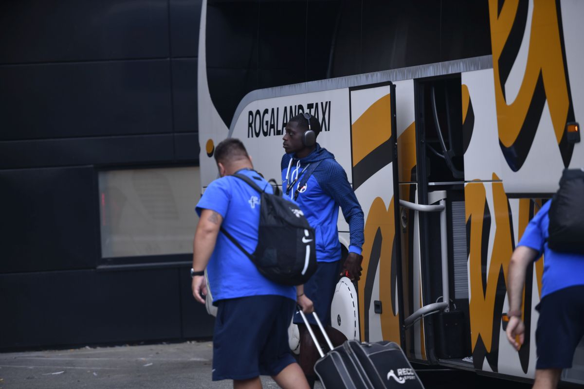 FOTO Viking - FCSB, sosire roș-albaștri la stadion și atmosferă