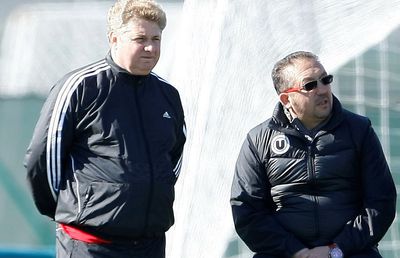 U Cluj l-ar fi readus în club pe omul care își umilea subalternii: „Citești ziaru', băi fraiere, că-ți dau cu el în cap?! Te și bat!” » Reacția oficială